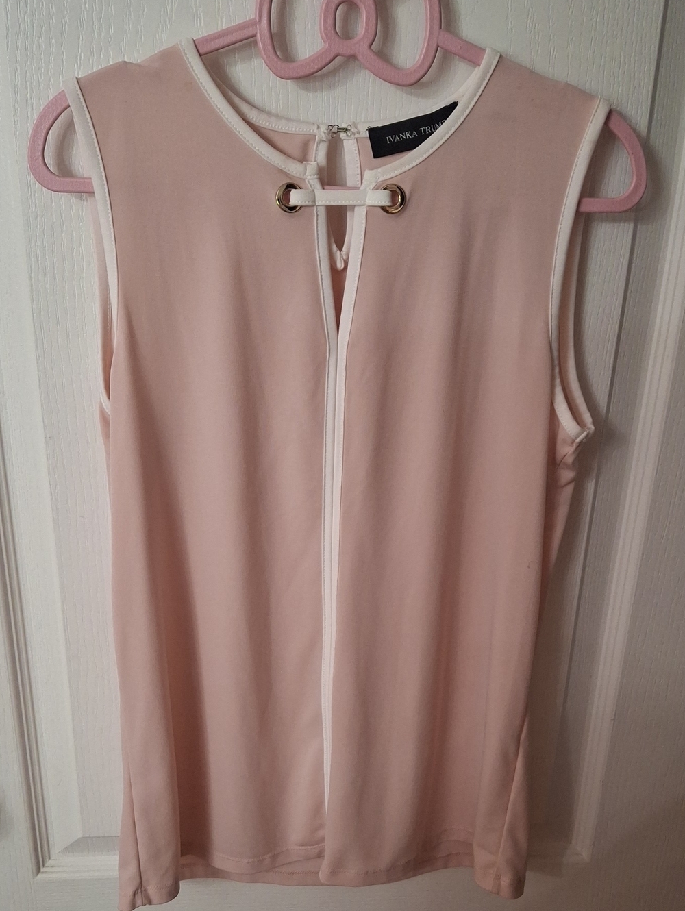 Ivanka Trump Blush Pink Sleeveless Keyhole Top with White Trim NWOT Size S